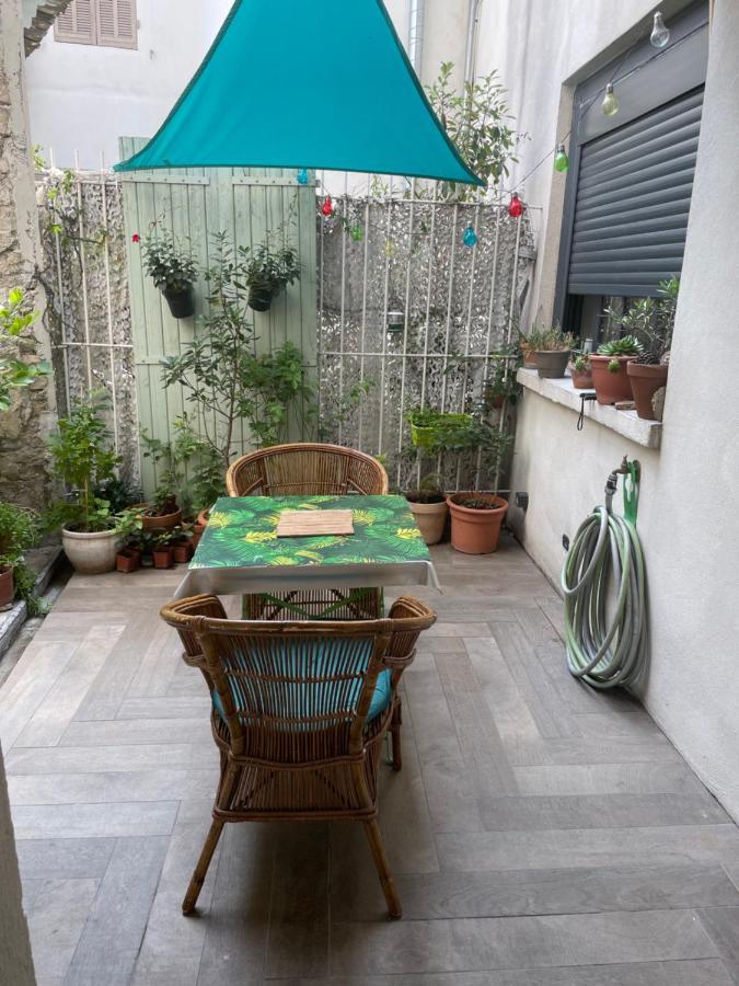 Appartement Au Centre De La Venise Provencale LʼIsle-sur-la-Sorgue Exteriör bild